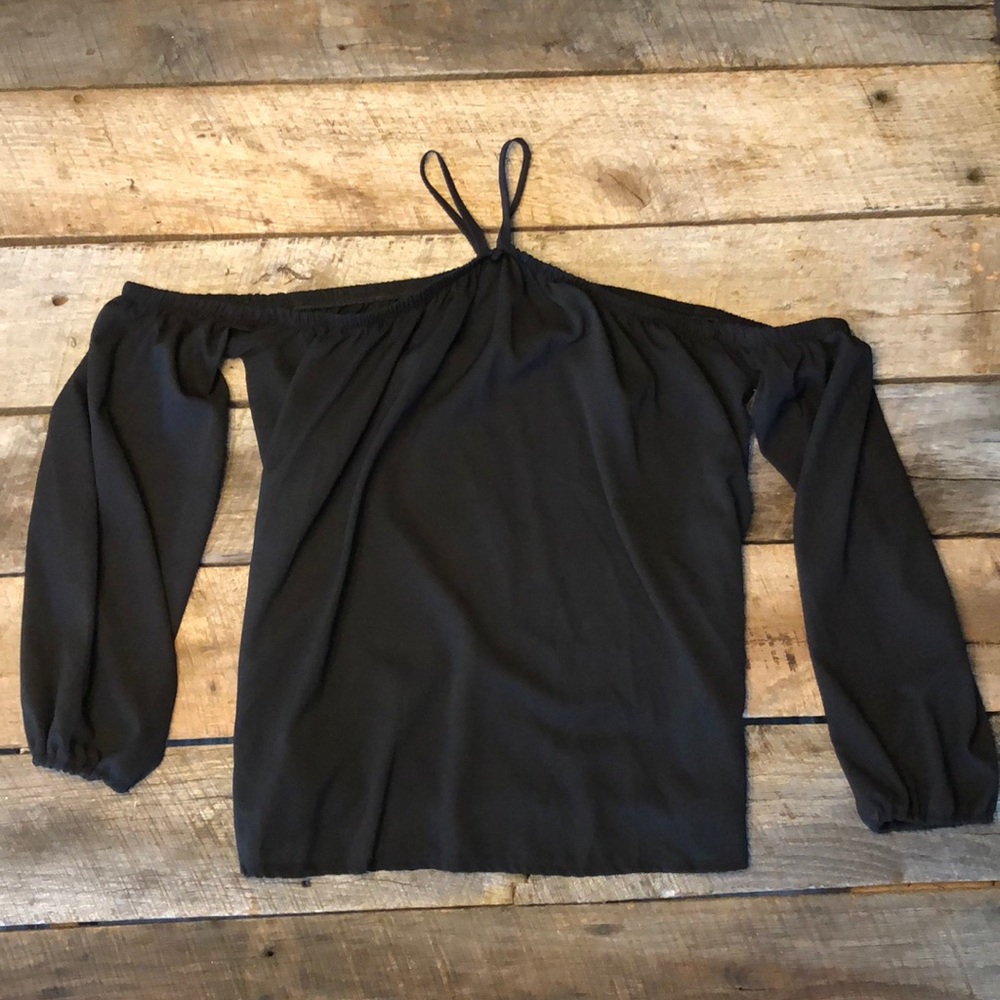 Off the Shoulder Quarter Sleeve Shirt